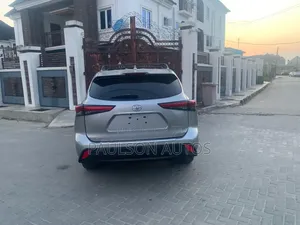 Toyota Highlander XLE AWD 2020 Silver