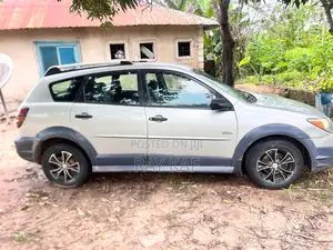 Pontiac Vibe 2005 Off white