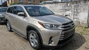 Toyota Highlander Limited Platinum 4dr SUV AWD (3.5L 6cyl 6A) 2014 Gold