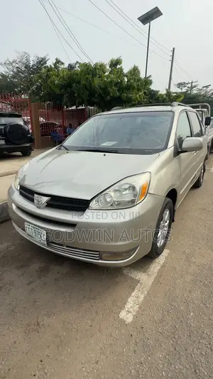 Toyota Sienna CE 2005 Gold