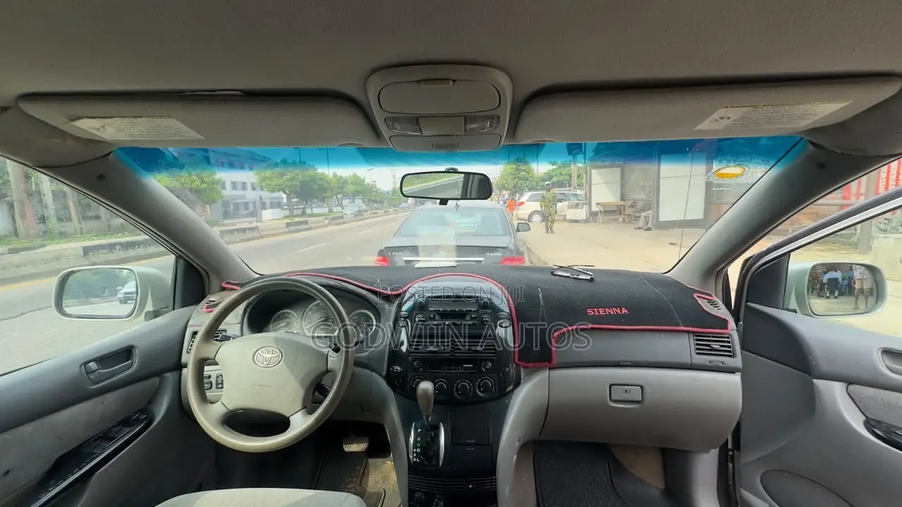 Toyota Sienna CE 2005 Gold
