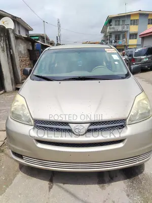Toyota Sienna 2005 Gray