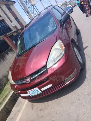 Toyota Sienna 2006 Red