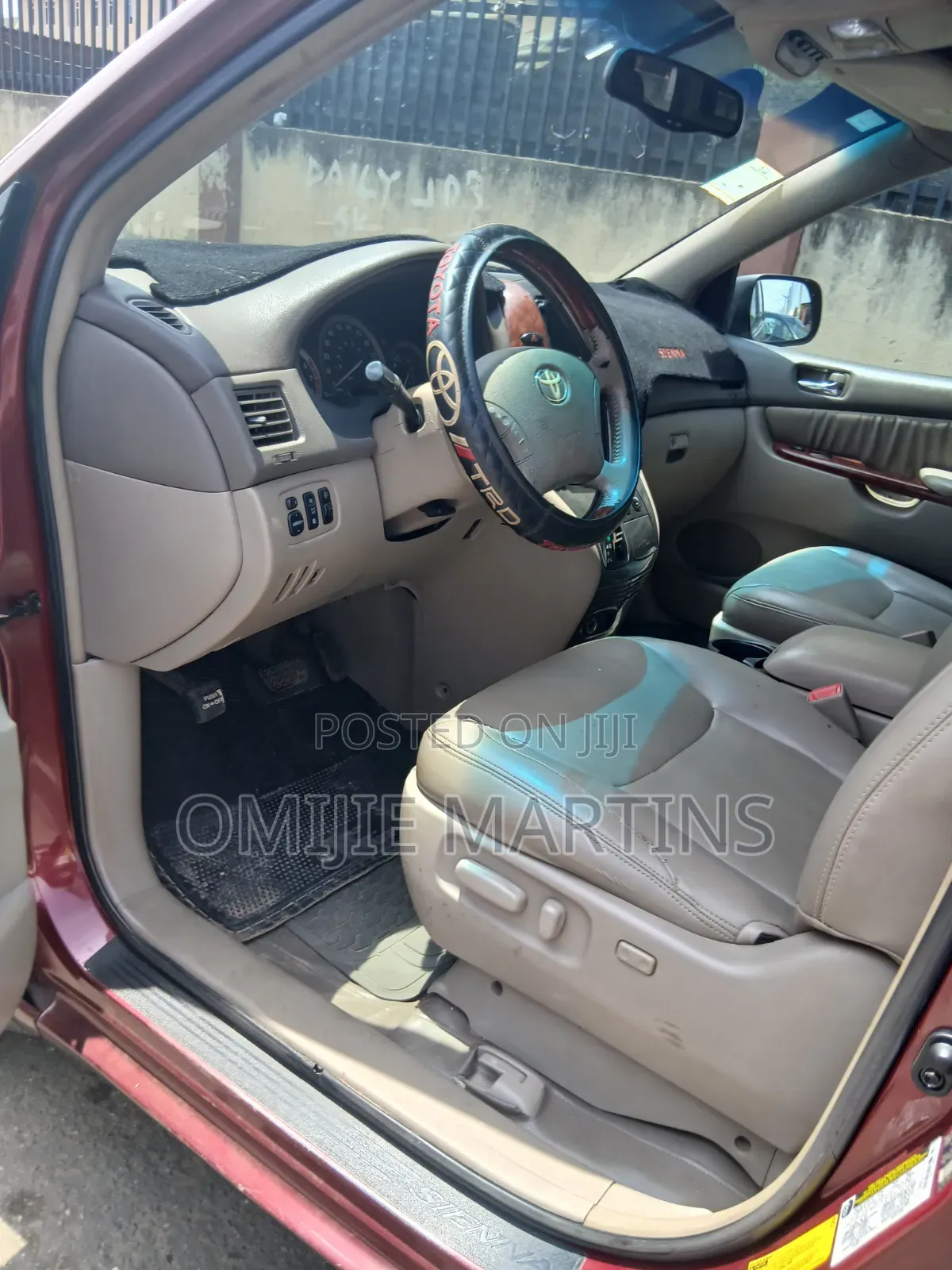 Toyota Sienna 2006 Red