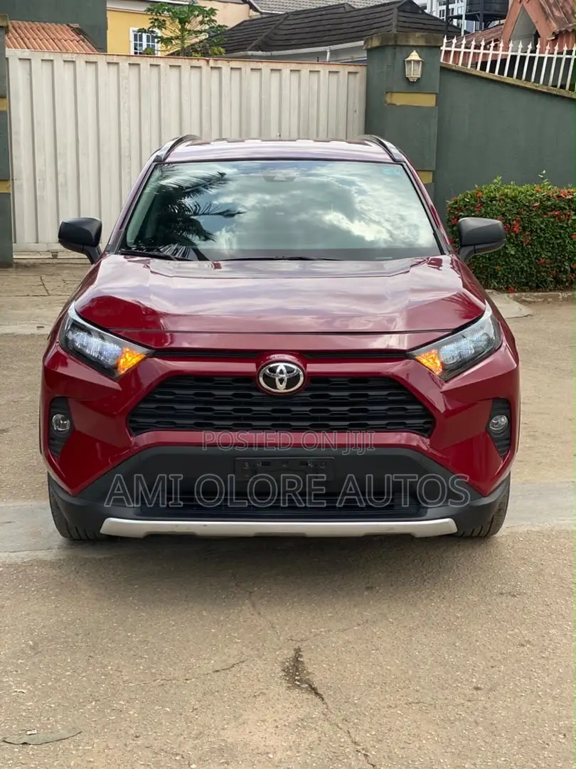 Toyota RAV4 LE 2021 Red