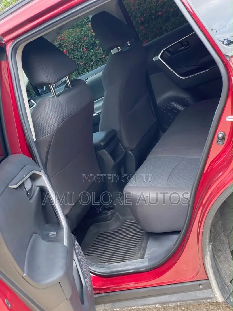 Toyota RAV4 LE 2021 Red
