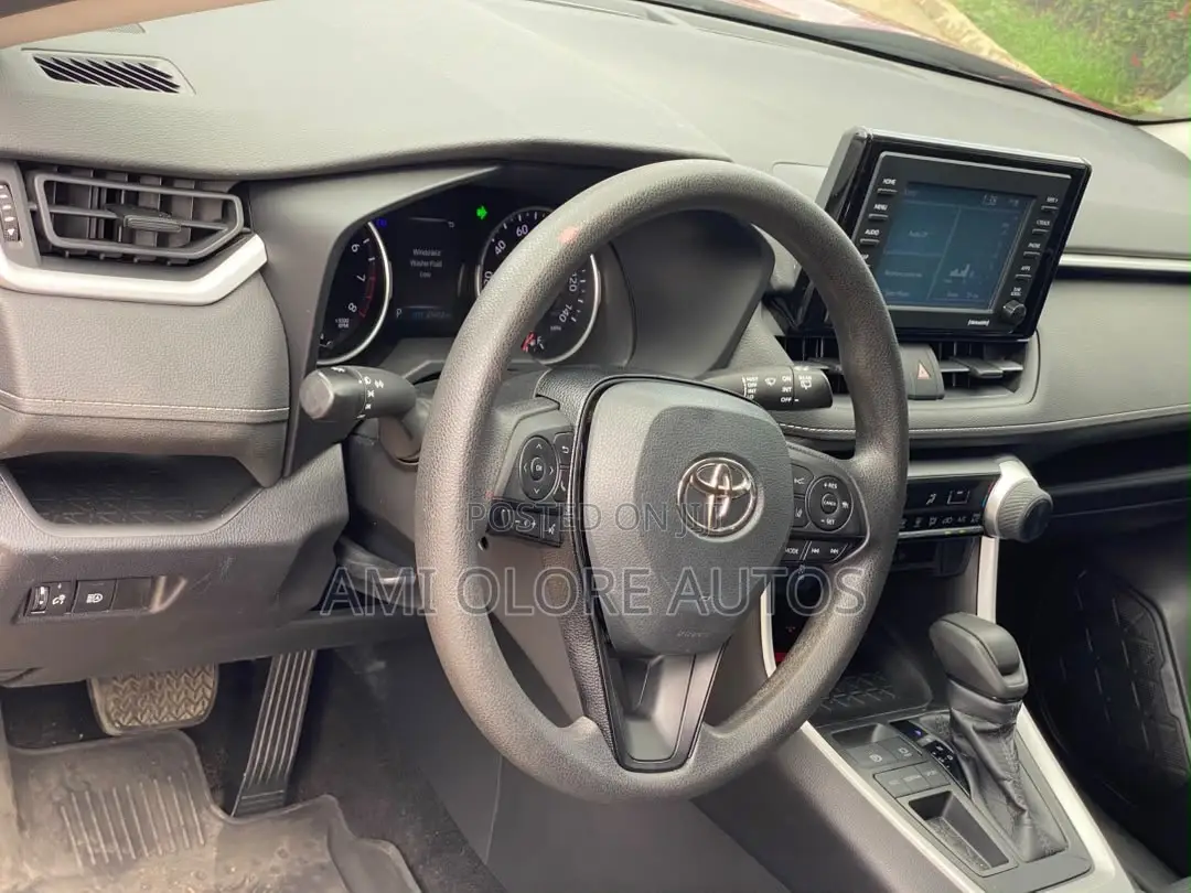 Toyota RAV4 LE 2021 Red