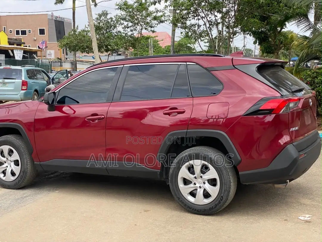 Toyota RAV4 LE 2021 Red