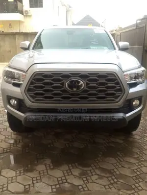 Toyota Tacoma SR5 Double Cab 6' Bed AT 2024 Silver