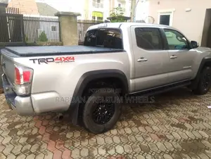 Toyota Tacoma SR5 Double Cab 6' Bed AT 2024 Silver