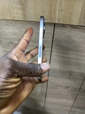 Apple iPhone 15 Pro 128 GB Silver