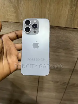 Apple iPhone 15 Pro 128 GB Silver