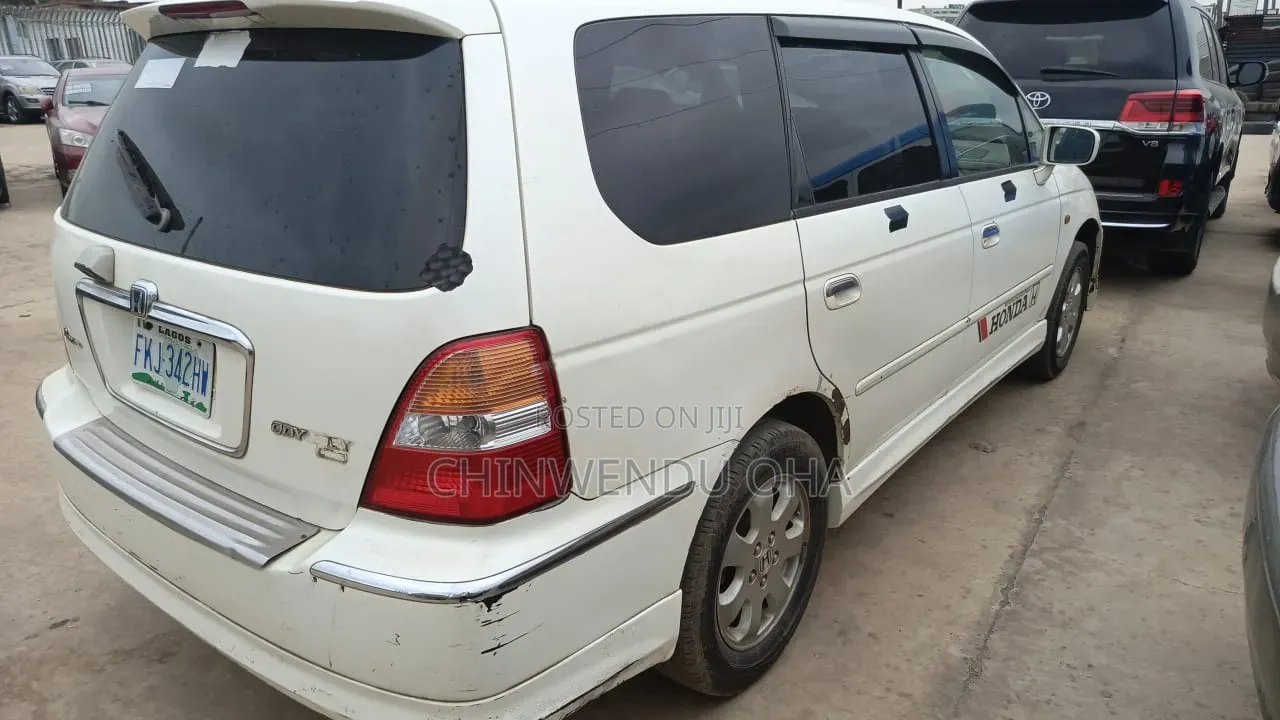 Honda Odyssey 2003 White