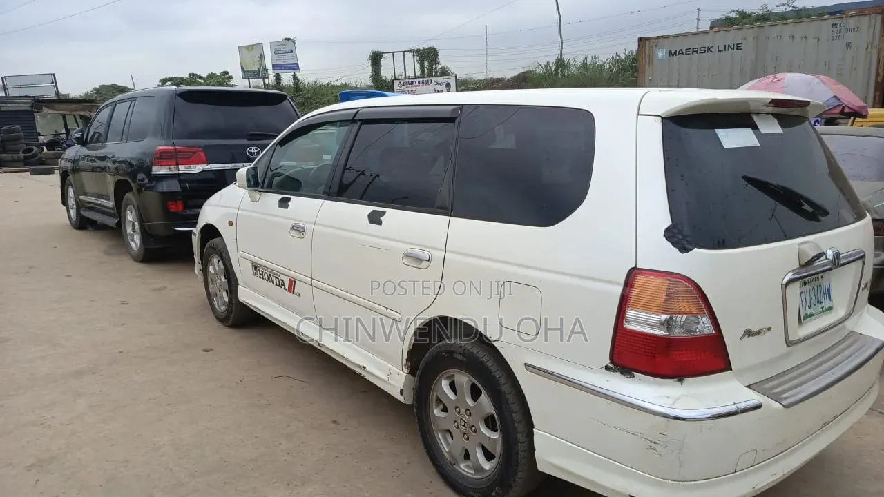 Honda Odyssey 2003 White