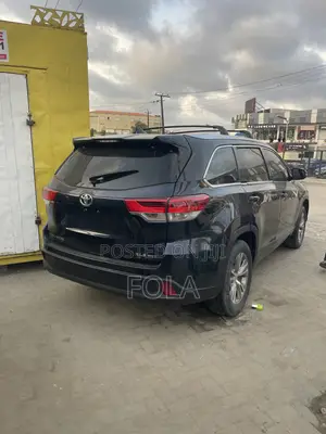 Toyota Highlander XLE 2019 Blue