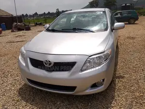 Toyota Corolla LE 4dr Sedan (1.8L 4cyl 4A) 2010 Silver
