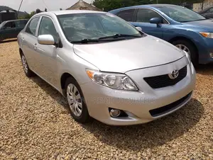 Toyota Corolla LE 4dr Sedan (1.8L 4cyl 4A) 2010 Silver