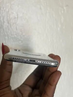 Apple iPhone X 64 GB White