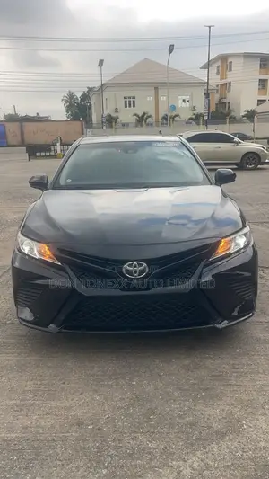 Toyota Camry SE FWD (2.5L 4cyl 8AM) 2018 Black
