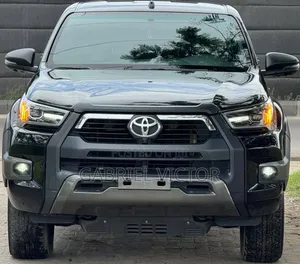 Toyota Hilux 2025 Black