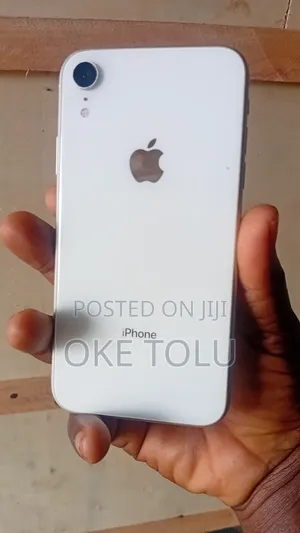 Apple iPhone XR 64 GB White