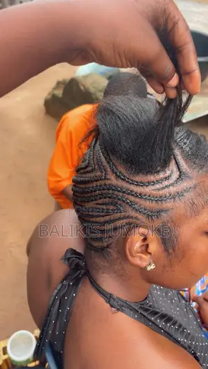 Professional Hair & Nails Stylist in Owode Ede Osun State