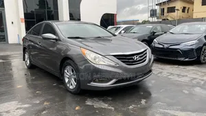Hyundai Sonata SE Sedan FWD (2.4L 4cyl 6A) 2013 Gray