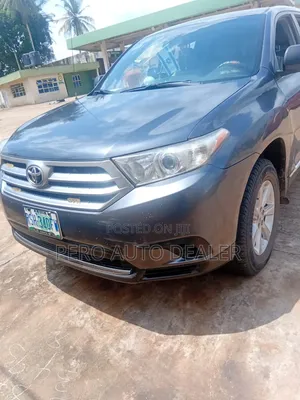 Toyota Highlander 2012 Pearl