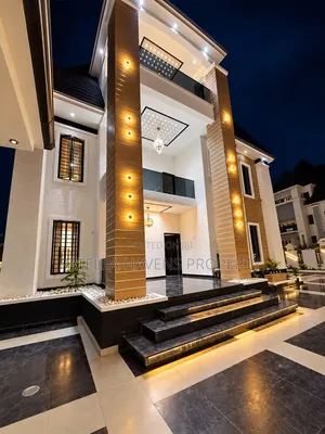 5bdrm Duplex in Dakwo District for sale