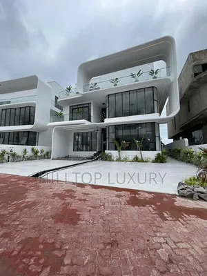 5bdrm Duplex in Osapa london for sale