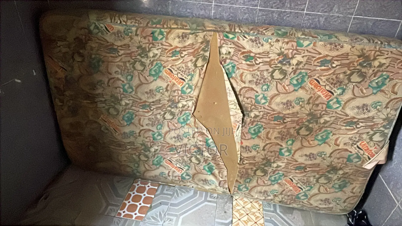 4 and Half Feet Bed