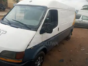Ford Transit 2000 White
