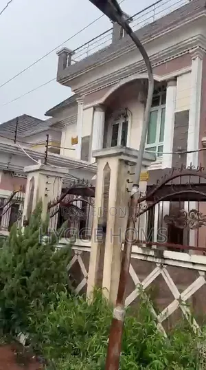 10bdrm House in Alaagba Estate, Oko-Oba for sale