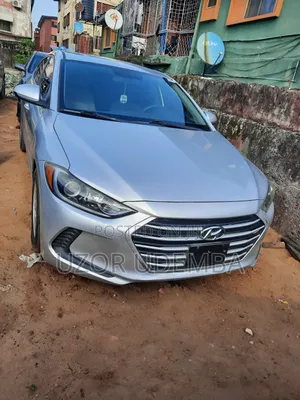 Hyundai Elantra SE Sedan FWD (2.0L 4cyl 6M) 2017 Silver
