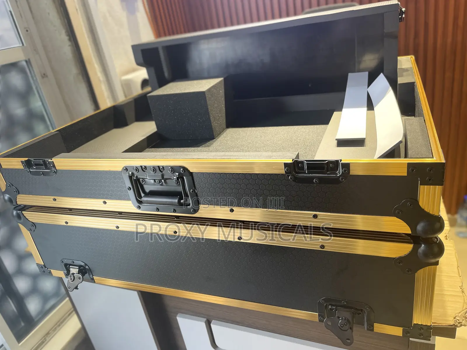 Heavy-Duty Flight Case for Midas M32 Digital Mixing Console