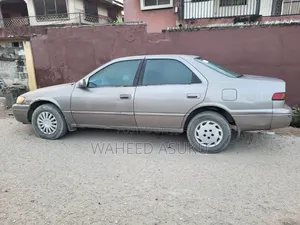Toyota Camry Automatic 1999 Gray
