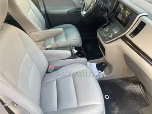 Toyota Sienna 2016 Gray