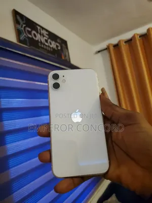 Apple iPhone 11 64 GB White
