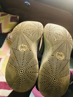 Sneakers (Under Armour)