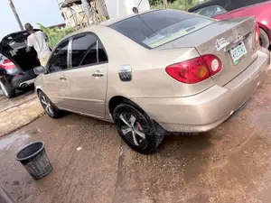 Toyota Corolla 2004 Gold
