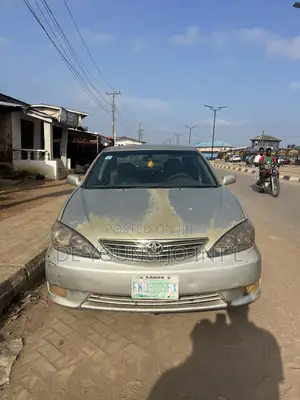 Toyota Camry XLE V6 4dr Sedan (3.0L 6cyl 5A) 2004 Silver