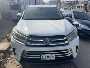 Toyota Highlander Limited V6 4x2 (3.5L 6cyl 6A) 2016 White
