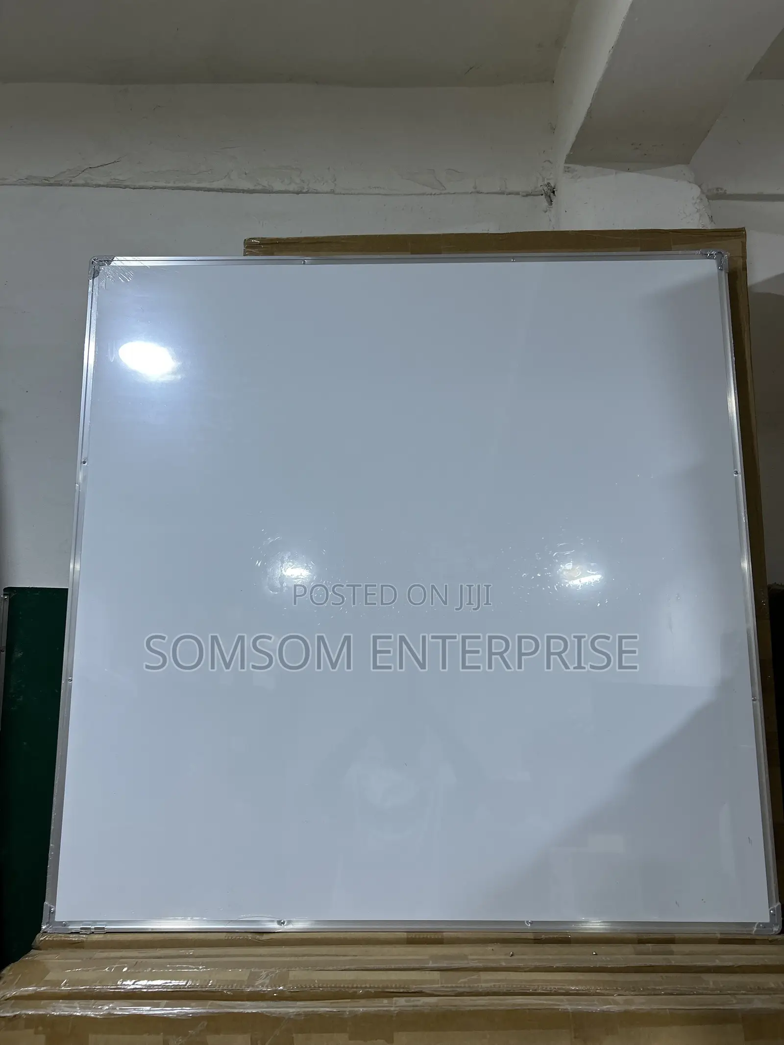 Double Sided Magnetic Whiteboard 120x120cm (4x4ft)