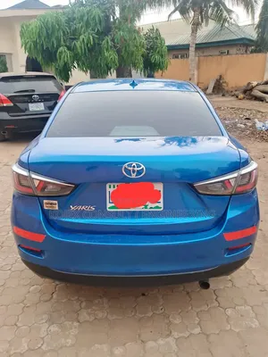 Toyota Yaris XLE Sedan 4dr 2019 Blue