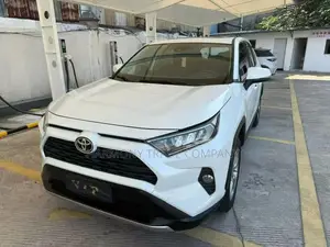 Toyota RAV4 2023 White