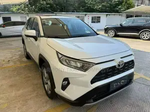 Toyota RAV4 2023 White