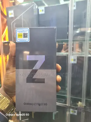 New Samsung Galaxy Z Flip 3 128 GB Black