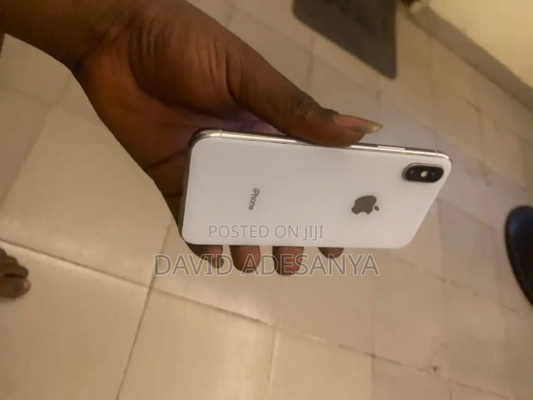 Apple iPhone X 64 GB White