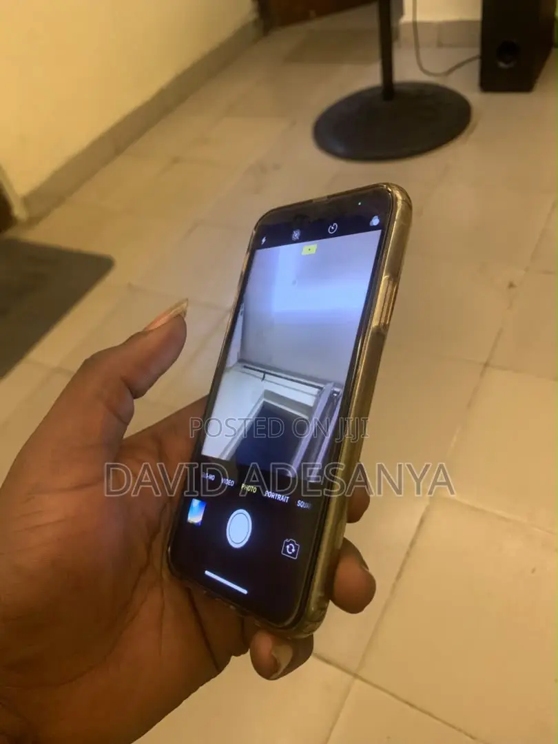 Apple iPhone X 64 GB White