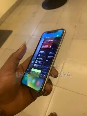 Apple iPhone X 64 GB White